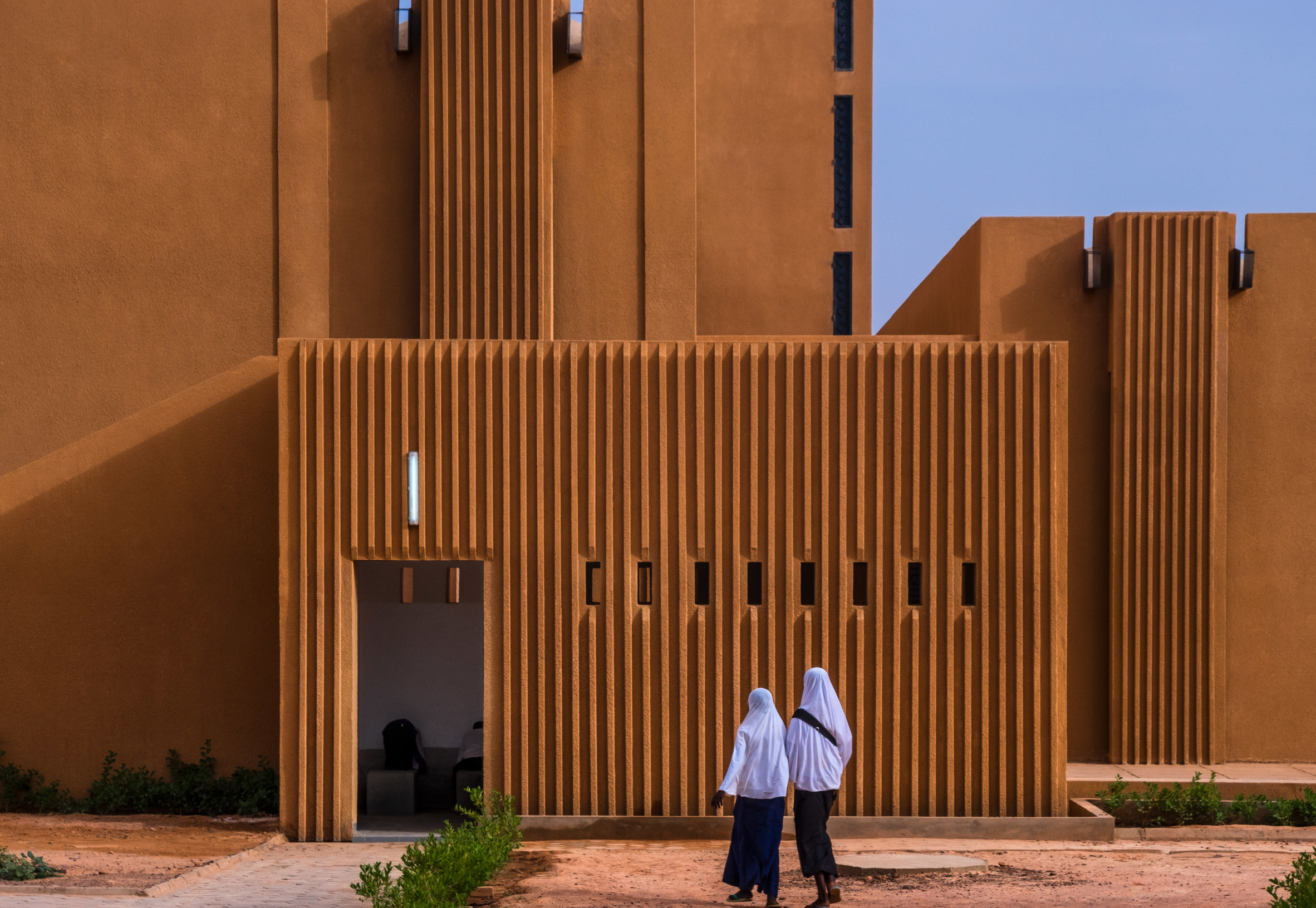 10 Contemporary Mosques That Challenge Traditional Islamic Architecture