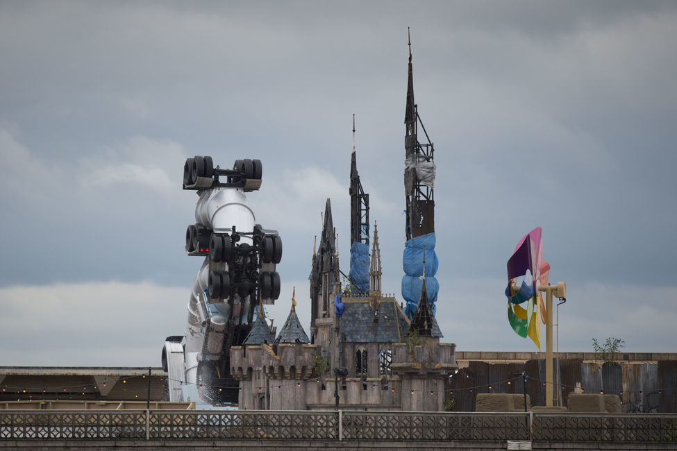 Bansky Creates Sinister Dismaland Bemusement Park Mea