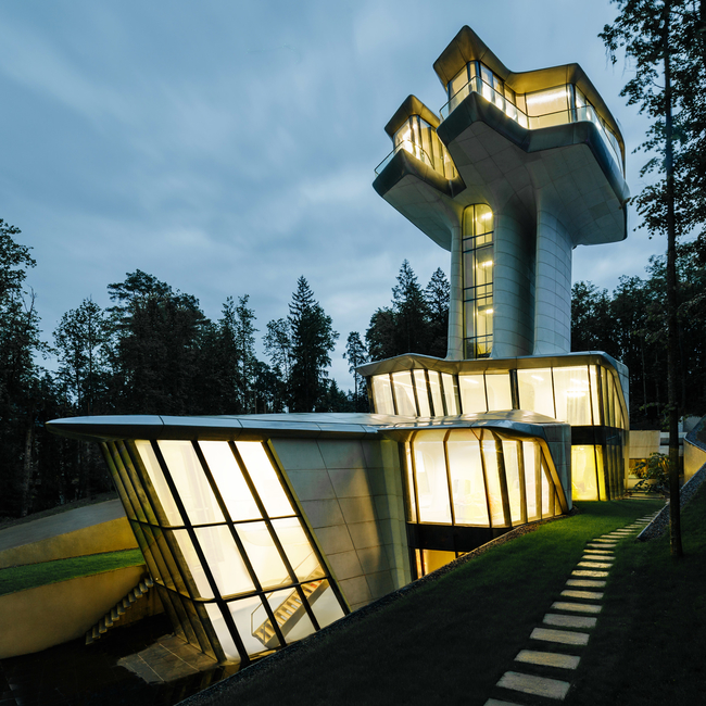 Photographs Reveal Zaha Hadid S Only Completed Private Residence Projects Zaha Hadid Private Residence Zaha Hadid Architects Moscow Russia Mea